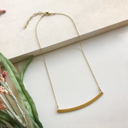 Curved Bar Necklace – Gold