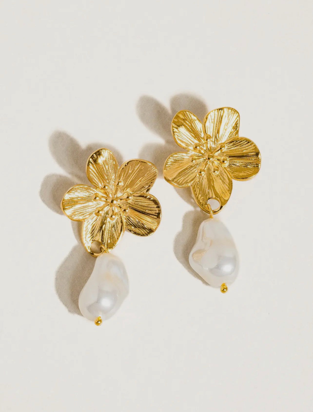 Cypress Flower Pearl Earrings - Non-Tarnish